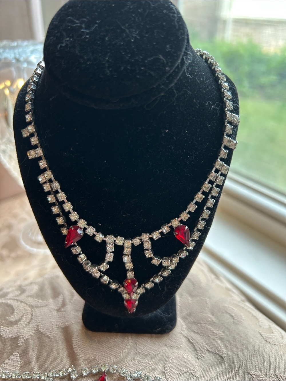 Elegant Vintage Ruby Teardrop Crystal Necklace Set - Red - Picture 2 of 8